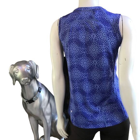 L.L. Bean Circle Print Blue Tank Top with Zipped Pocket Women’s Size Small - Picture 3 of 5